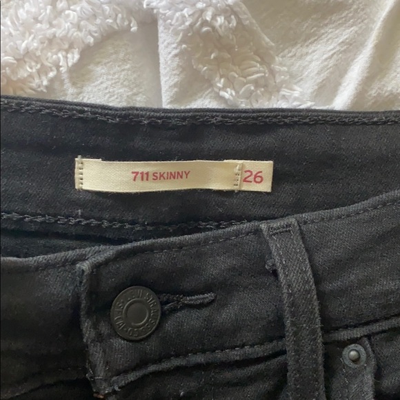 Super cute Levi jeans - Picture 3 of 3